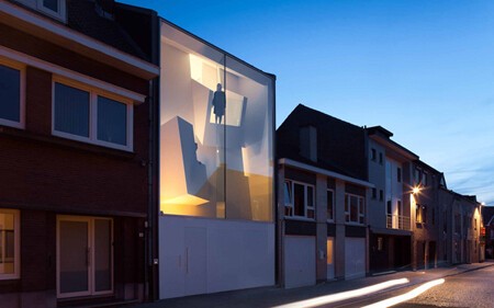 the narrow house