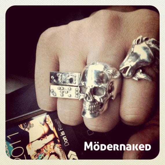 Mödernaked.