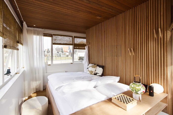 Sweets Hotel.